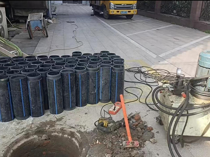 南岗PE置换管厂家 DN315置换管 非开挖管短管置换